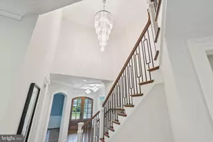 305 Old Court House Rd NE, Vienna, VA 22180 - Photo 9