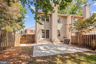 2772 Knollside Ln, Vienna, VA 22180 - Photo 15