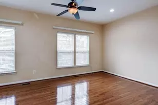 2541 Banshire Dr, Herndon, VA 20171 - Photo 11