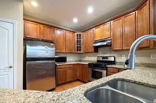 12652 Heron Ridge Dr, Fairfax, VA 22030 - Photo 13