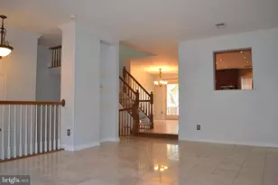 3947 Valley Ridge Dr, Fairfax, VA 22033 - Photo 3