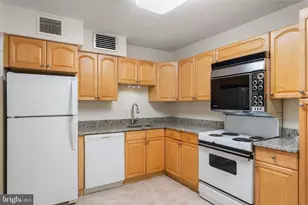 1800 Old Meadow Rd, McLean, VA 22102 - Photo 27