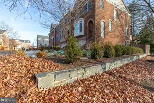 5410 Pachysandra Ln, Centreville, VA 20120 - Photo 5