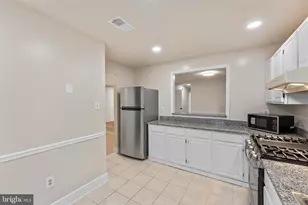 10066 Oakton Terrace Rd, Oakton, VA 22124 - Photo 11