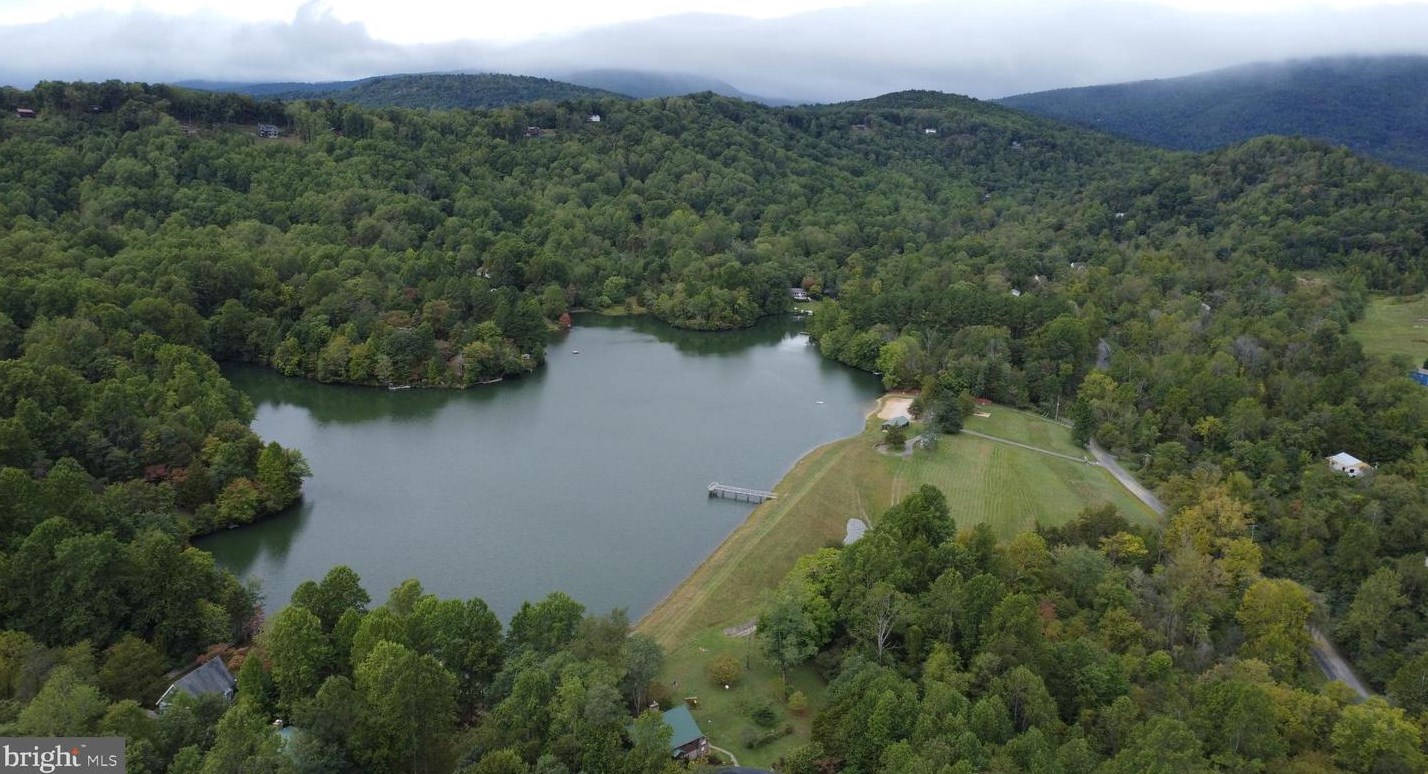 52 Meadow Dr, Stanardsville, VA 22973