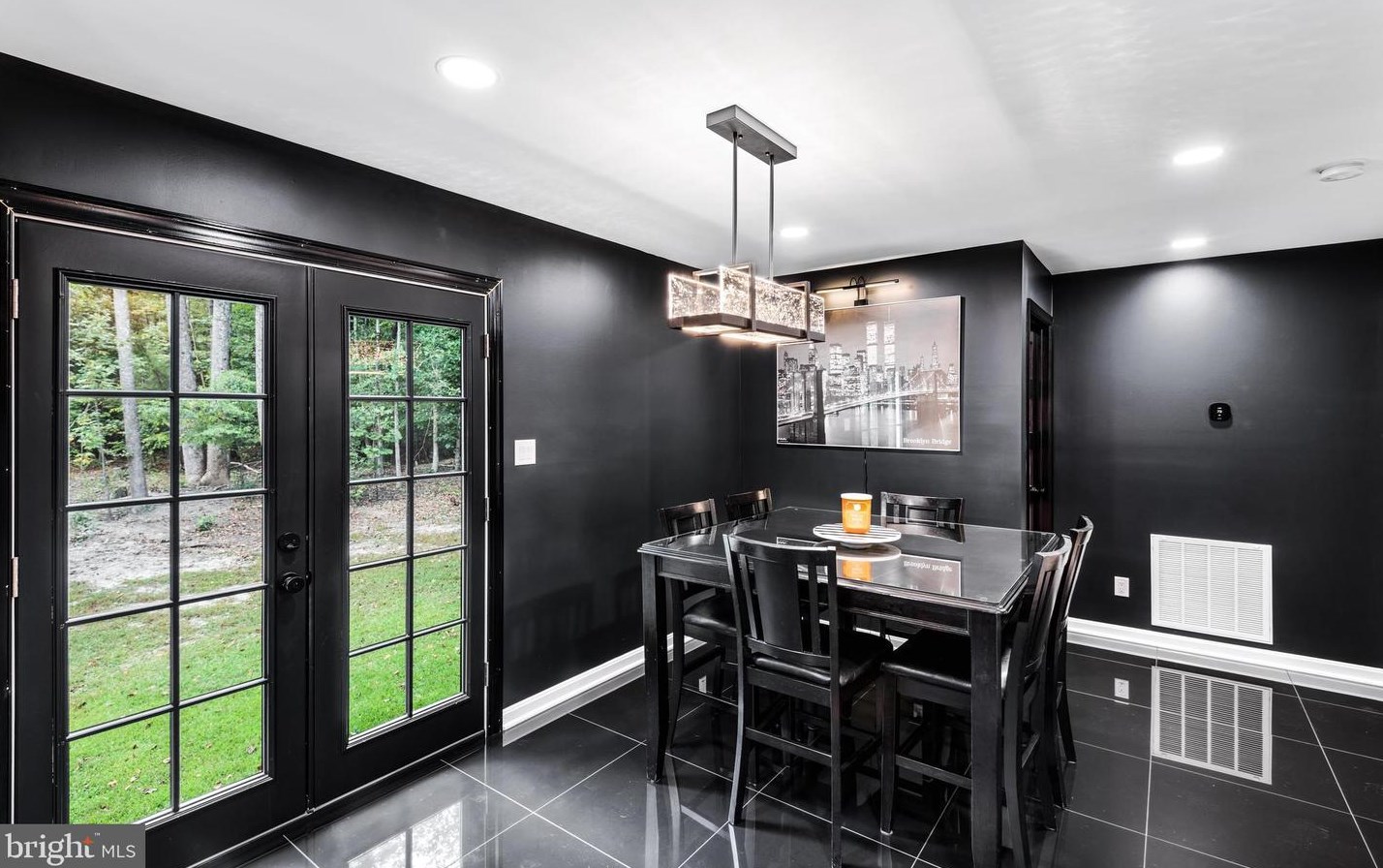 12036 Pleasant Dr, Owens VA  22485-4441 exterior