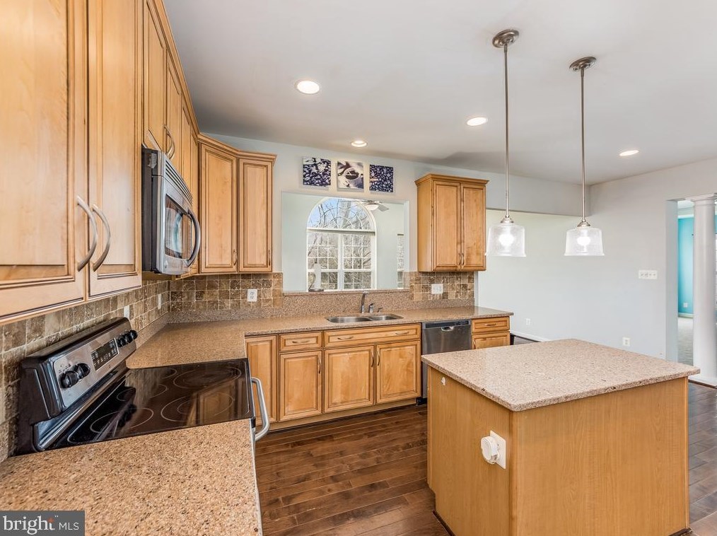 10051 Manning Dr, Owens VA  22485-2123 exterior