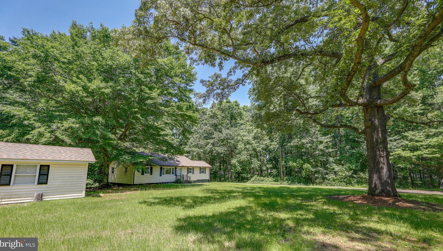 13158 James Madison Pkwy, Owens VA  22485-3212 exterior