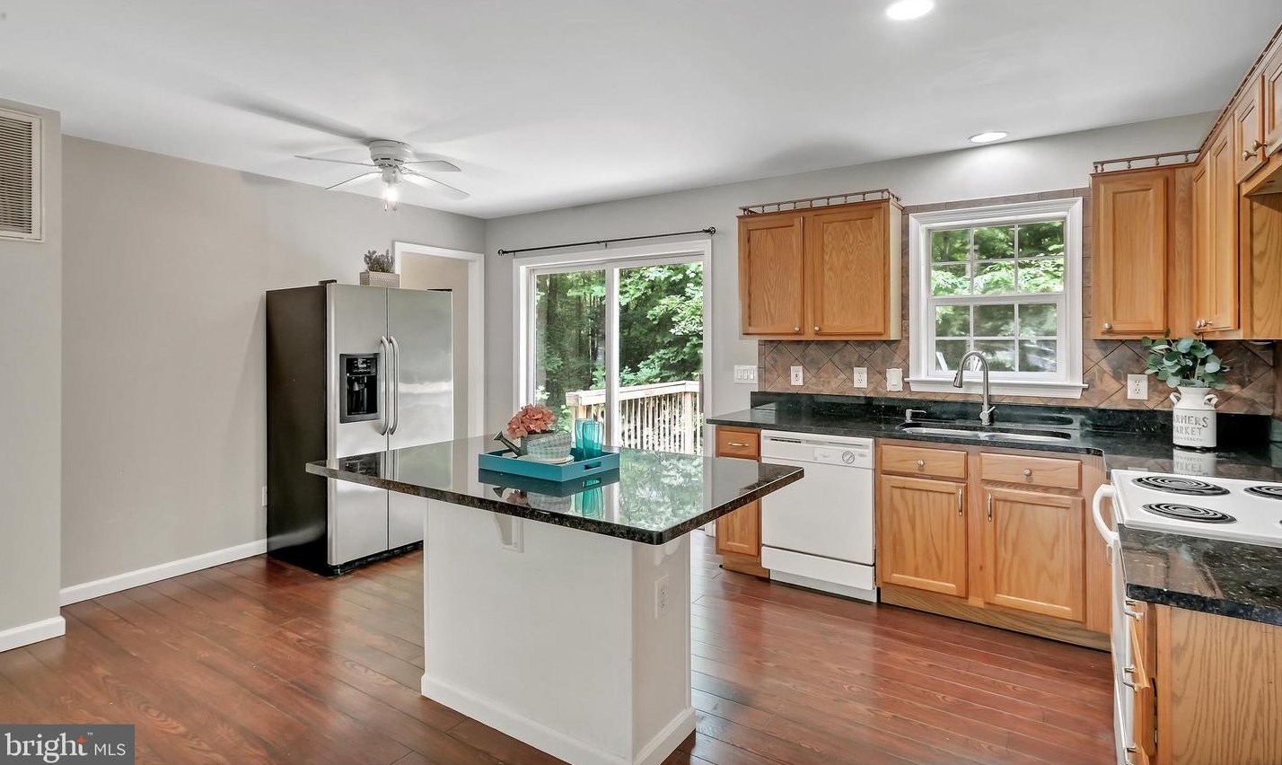 9649 Mohawk Dr, Owens VA  22485-3640 exterior