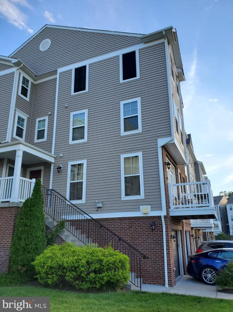 42201 Shorecrest Ter, Stone Ridge VA  20105-5700 exterior