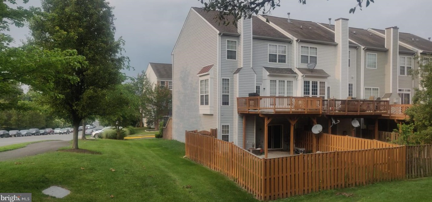 45696 Waterloo Station Sq, Dulles VA  20166-3058 exterior