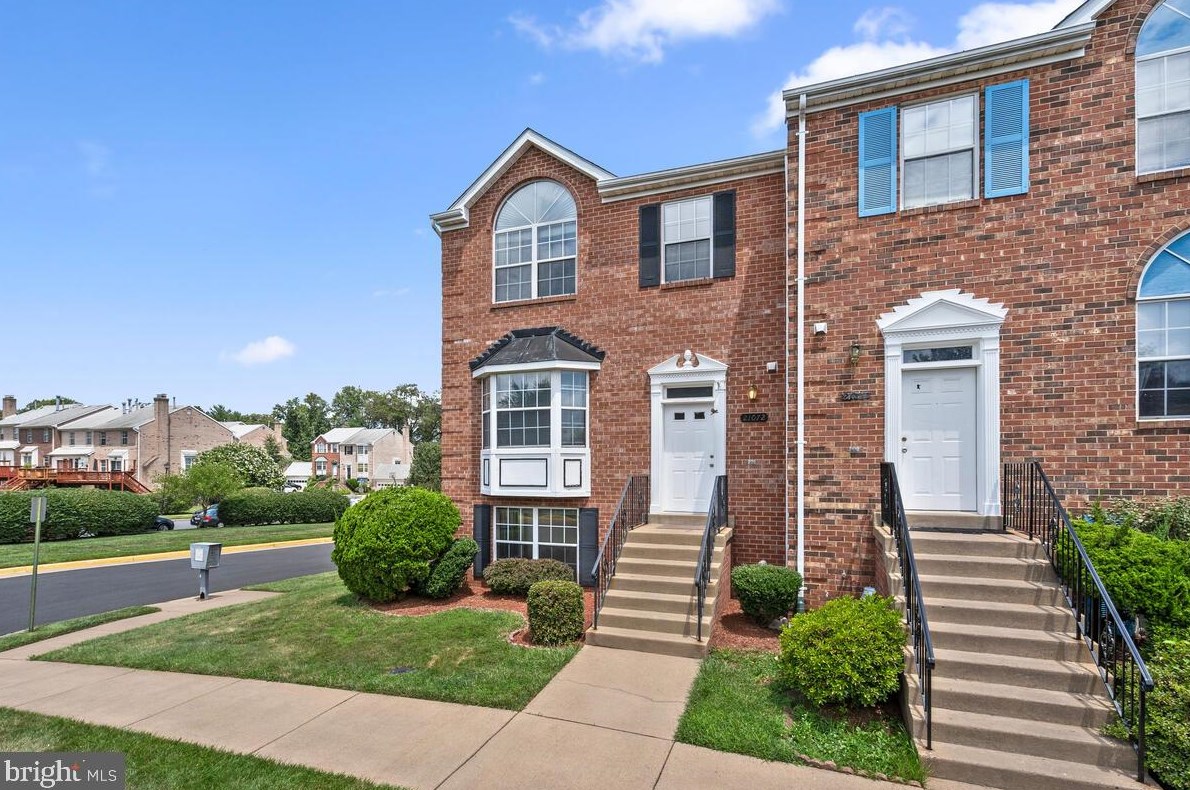 21072 Gladstone Dr, Dulles VA  20164-6325 exterior