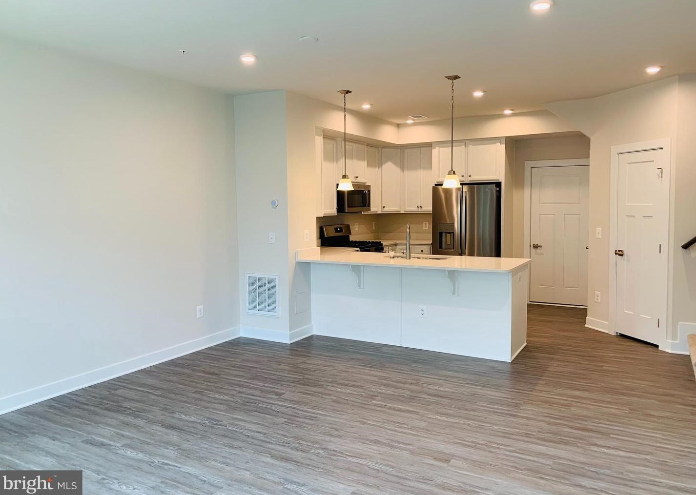42627 Burbank Ter, Dulles VA  20166 exterior