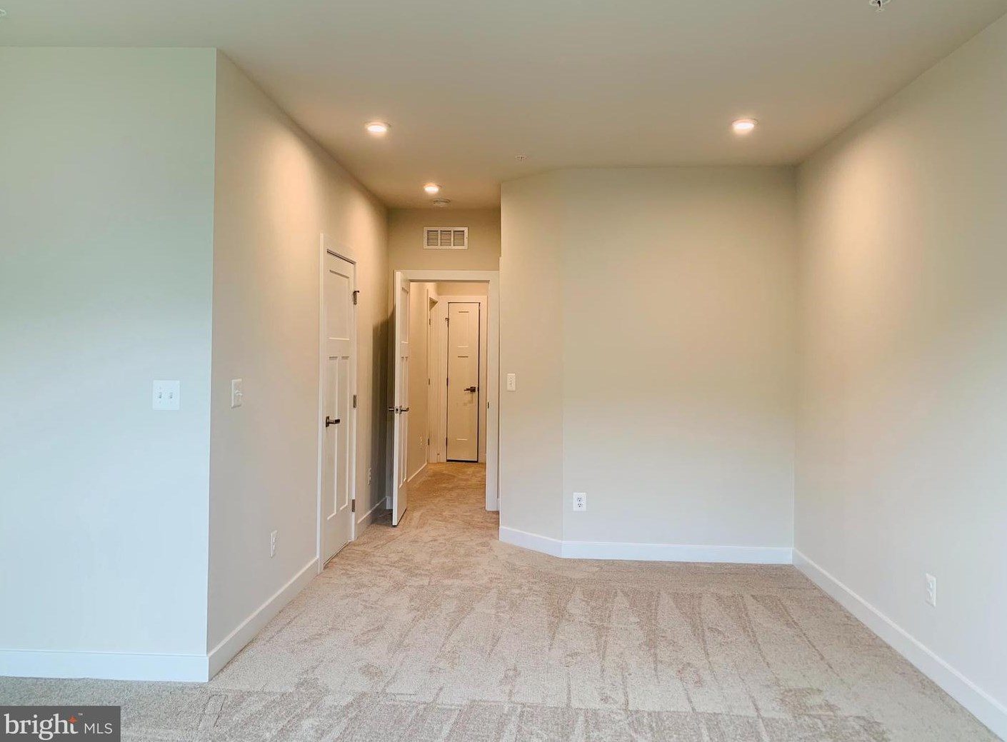 42627 Burbank Ter, Dulles VA  20166 exterior