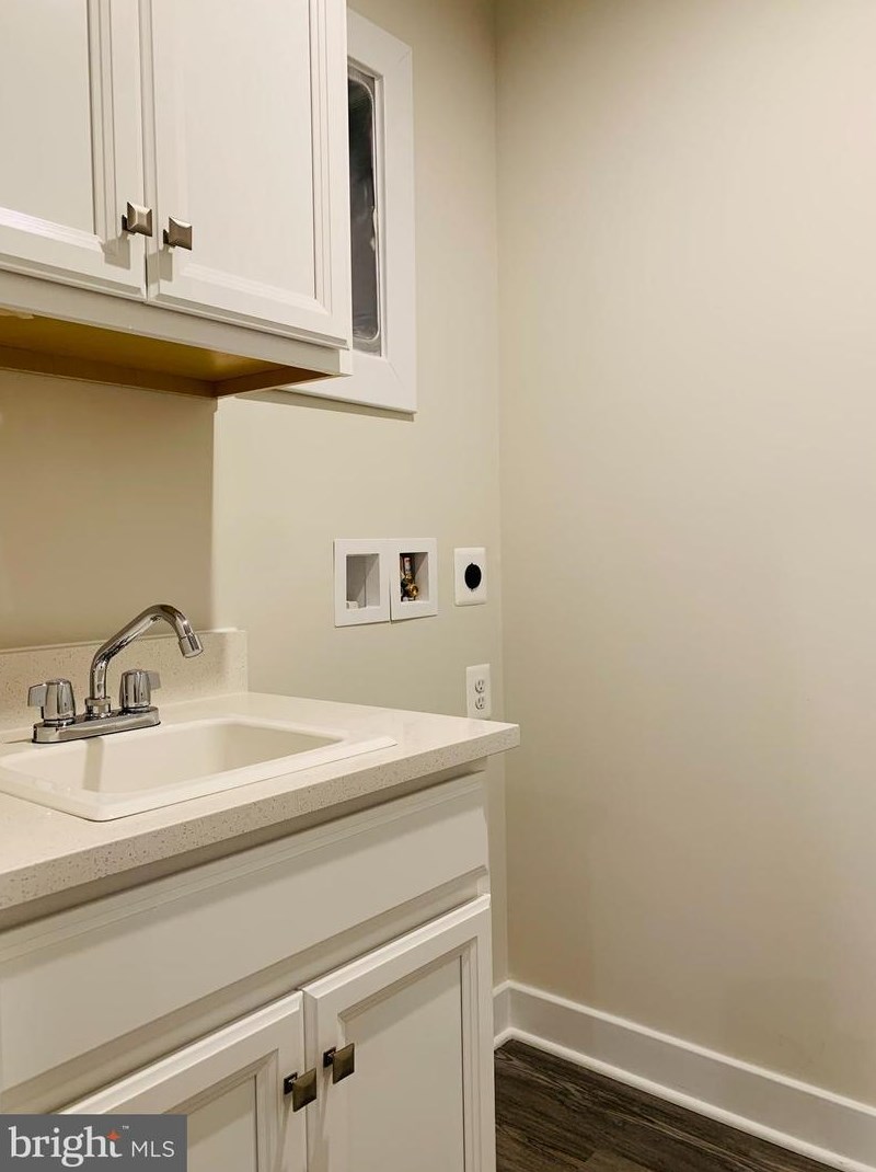 42627 Burbank Ter, Dulles VA  20166 exterior