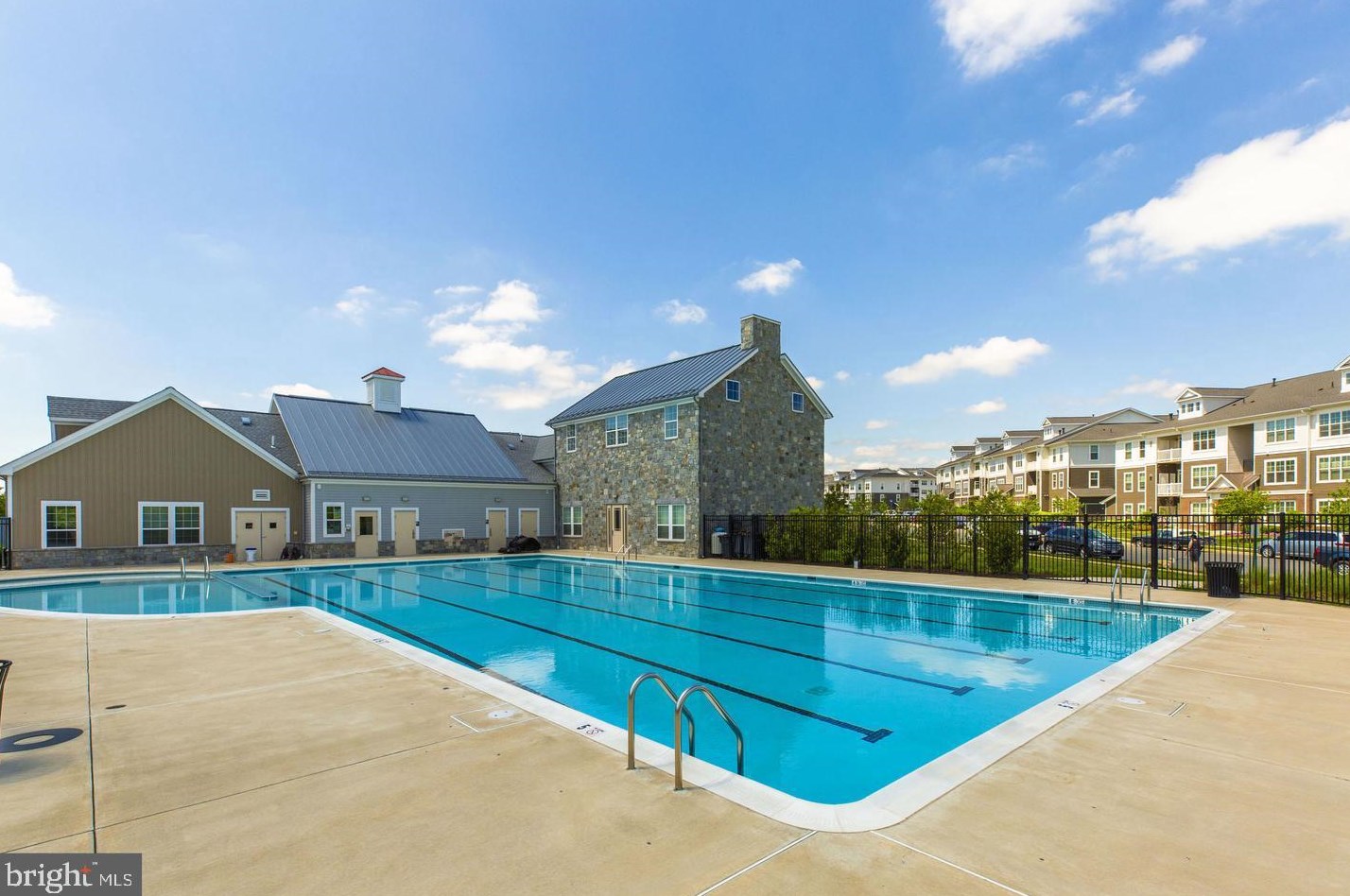 42627 Burbank Ter, Dulles VA  20166 exterior
