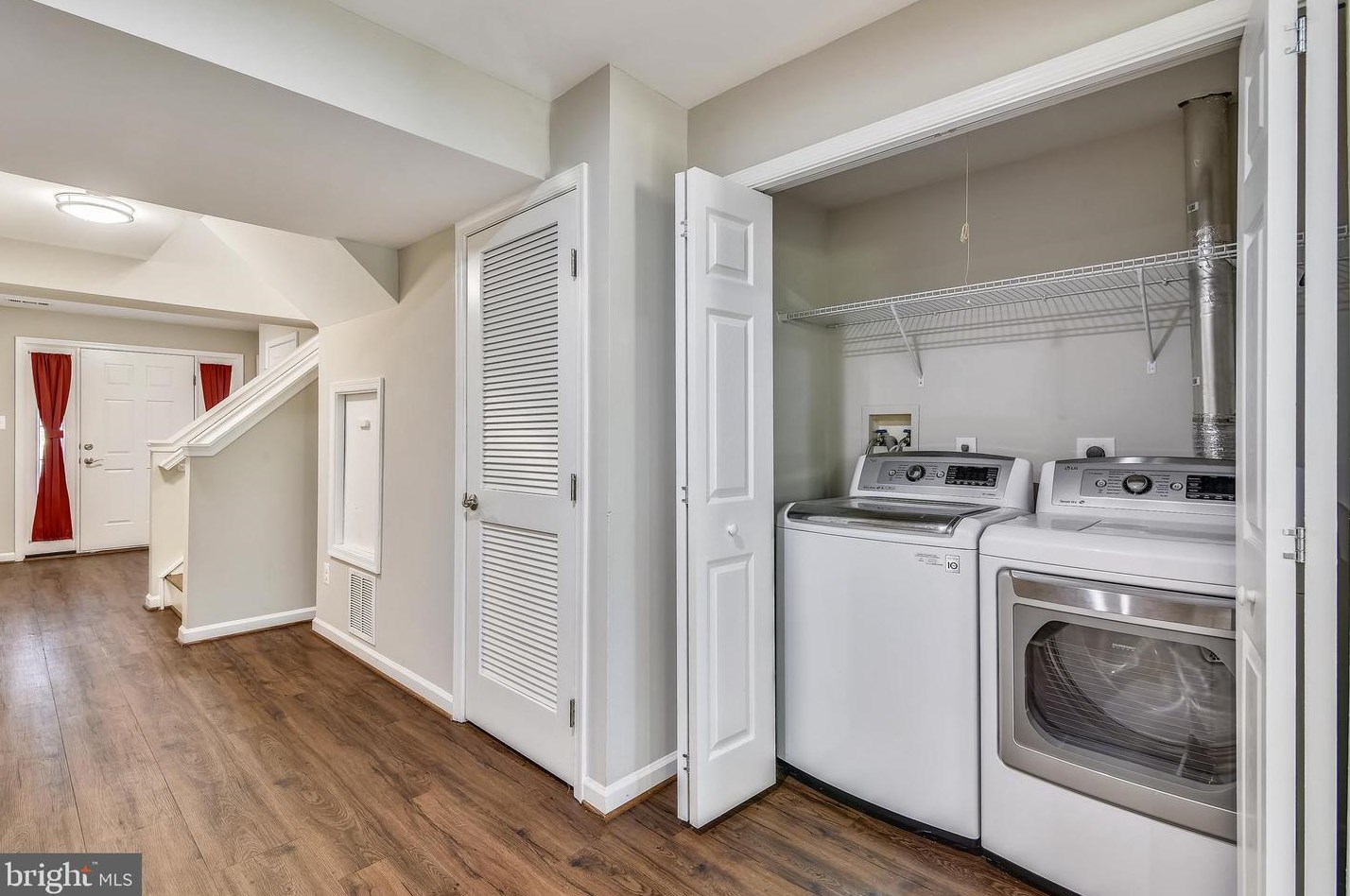 43395 Chokeberry Sq, Ashburn VA  20147-4001 exterior