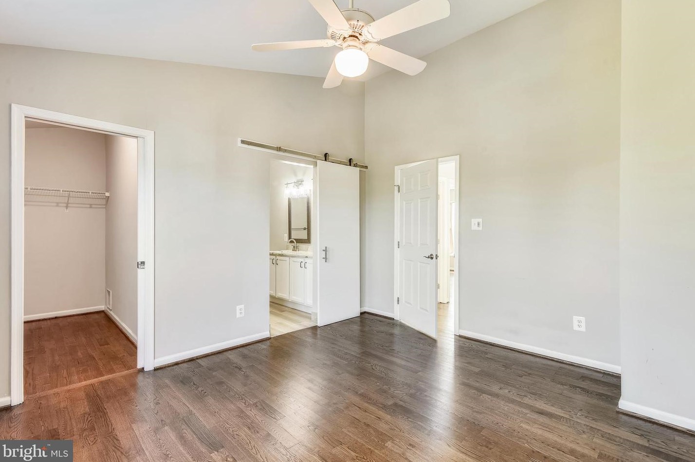 43395 Chokeberry Sq, Ashburn VA  20147-4001 exterior