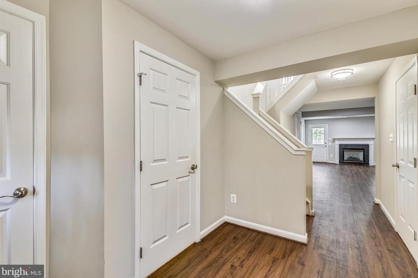 43395 Chokeberry Sq, Ashburn VA  20147-4001 exterior