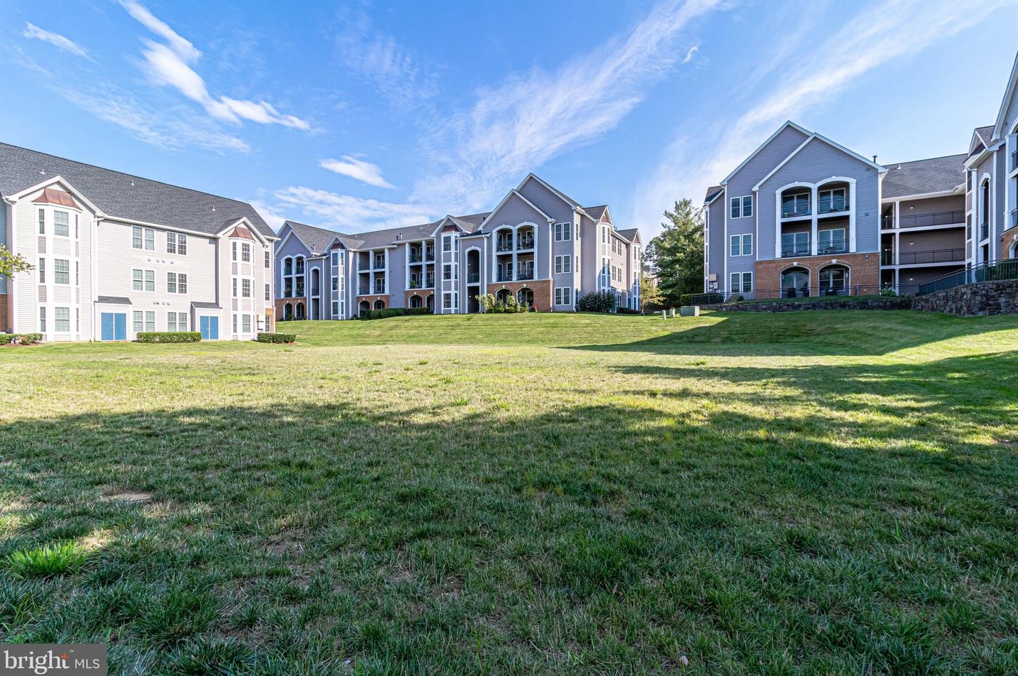 46630 Drysdale Ter, Dulles VA  20165-4376 exterior