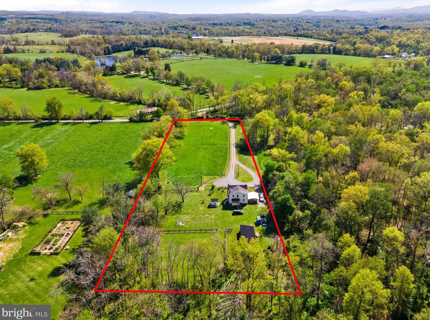 22150 Mcquay Ln, Middleburg, VA 20117