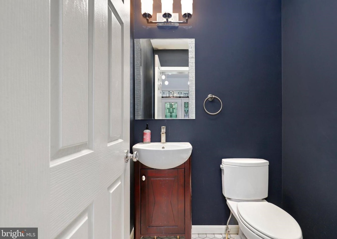 45455 Fellows St, Dulles VA  20165-2547 exterior