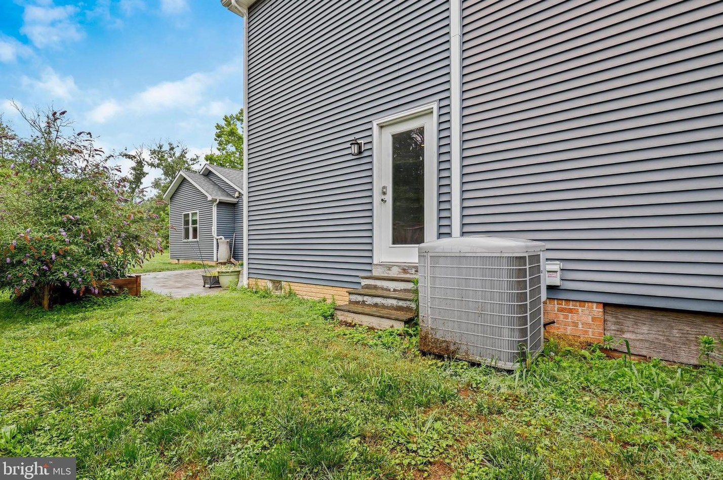 45455 Fellows St, Dulles VA  20165-2547 exterior