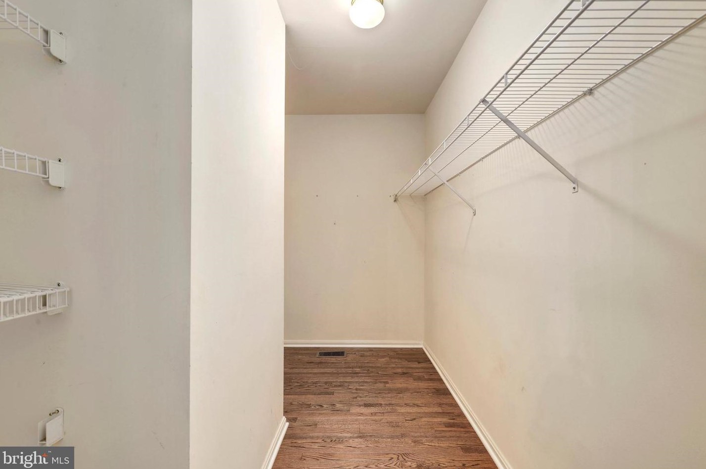 45455 Fellows St, Dulles VA  20165-2547 exterior