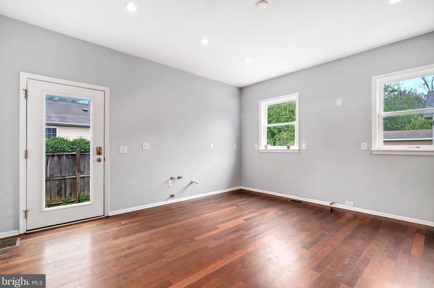 45455 Fellows St, Dulles VA  20165-2547 exterior