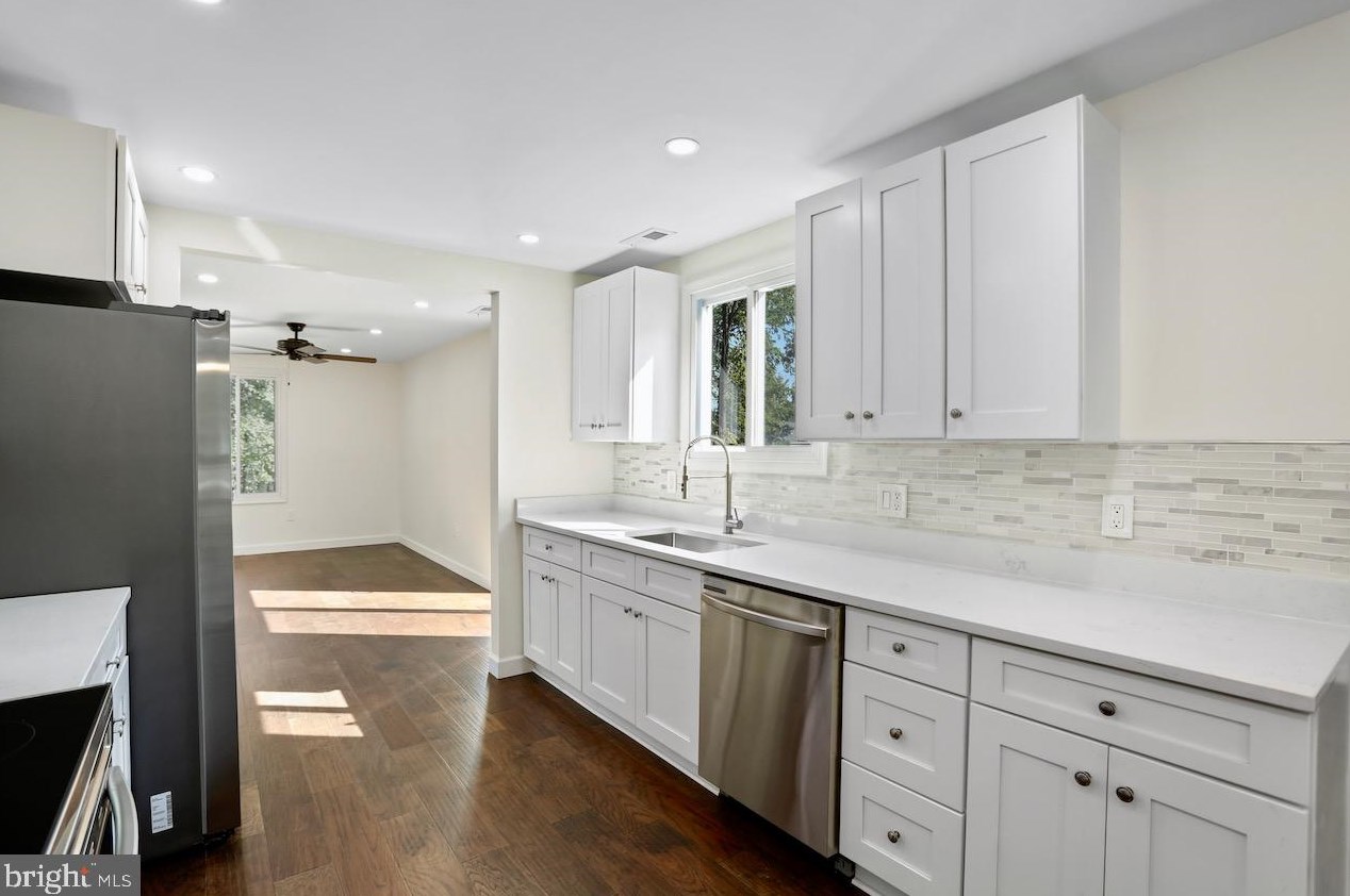 174 Magnolia Rd, Dulles VA  20164-5308 exterior