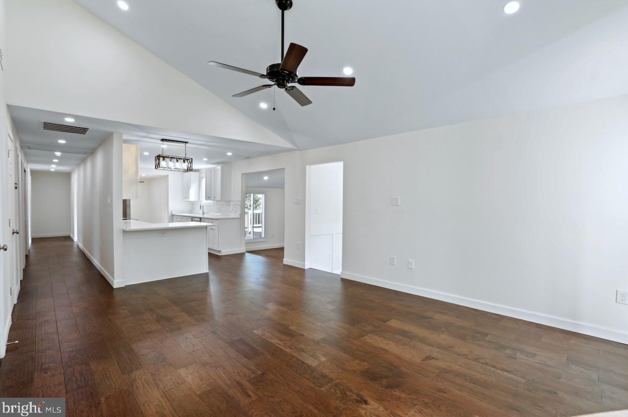 174 Magnolia Rd, Dulles VA  20164-5308 exterior