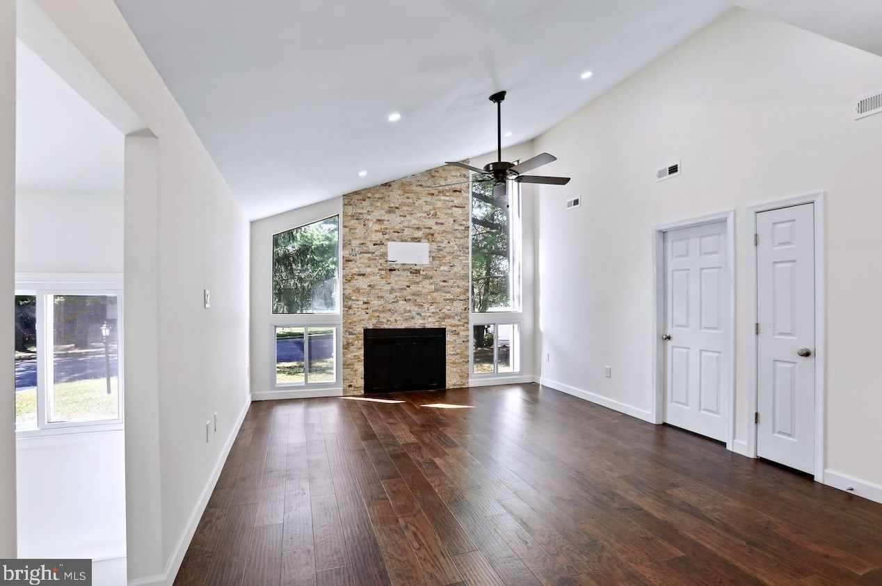 174 Magnolia Rd, Dulles VA  20164-5308 exterior