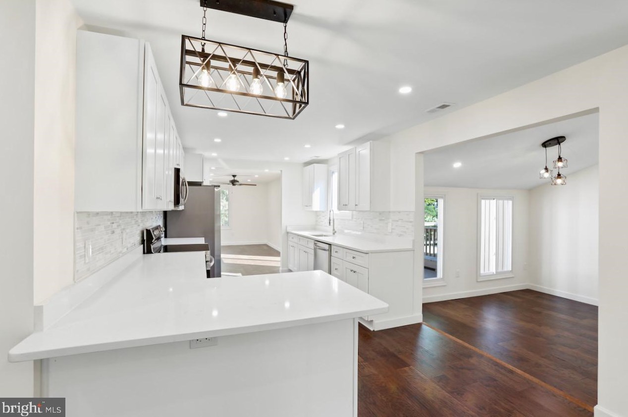 174 Magnolia Rd, Dulles VA  20164-5308 exterior