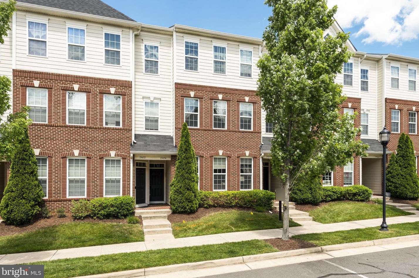 19456 Promenade Dr, Leesburg, VA 20176
