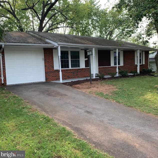 1402 Amelia St, Dulles VA  20164-3609 exterior