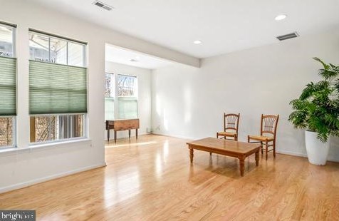 43115 Forest Edge Sq, Ashburn VA  20148-4046 exterior