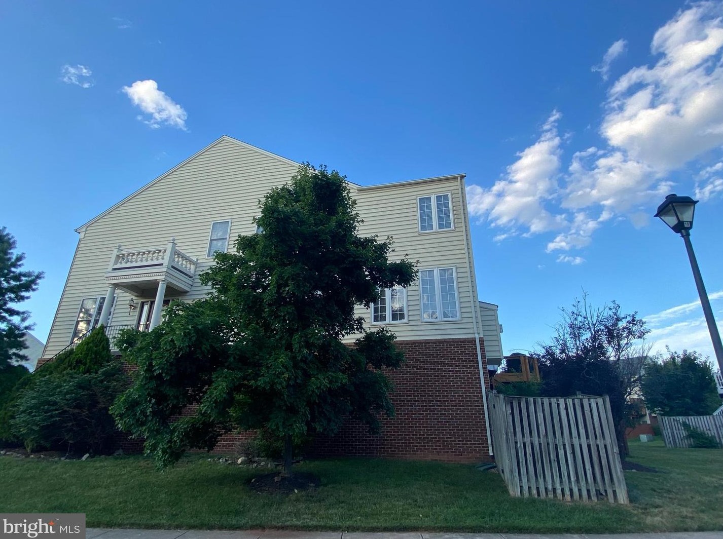 22546 Airmont Woods Ter, Ashburn VA  20148-3151 exterior