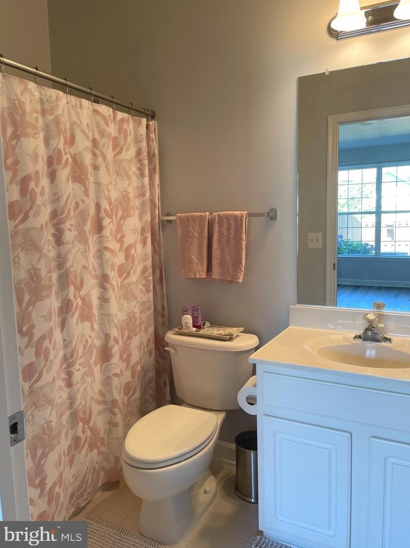 42525 Magellan Sq, Ashburn VA  20148-5610 exterior