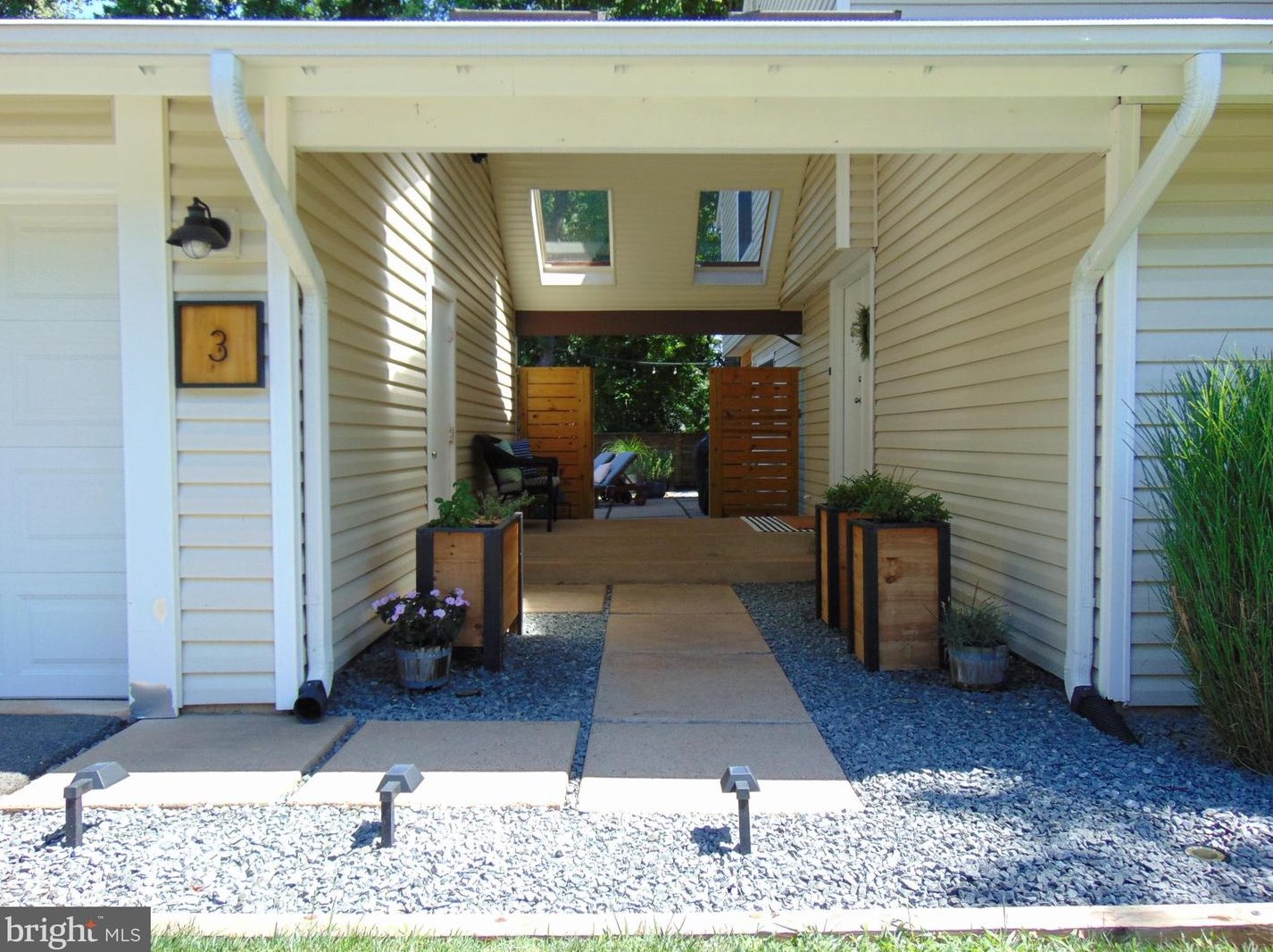 3 Cheval Ct, Dulles VA 20164-1110 exterior