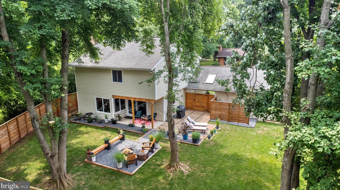 3 Cheval Ct, Dulles VA 20164-1110 exterior