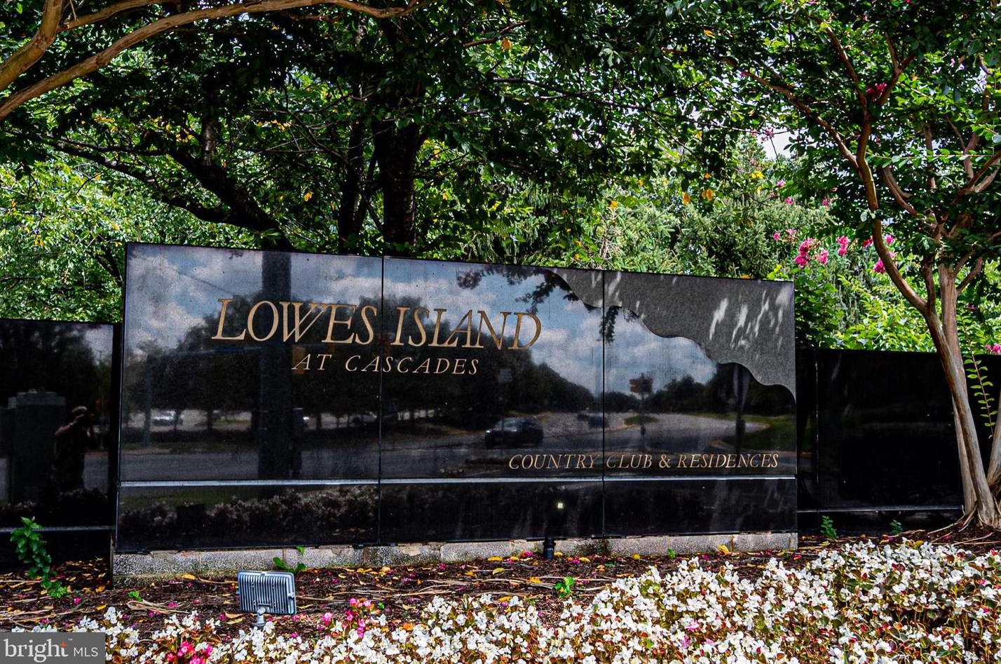 47728 League Ct, Dulles VA  20165-7416 exterior