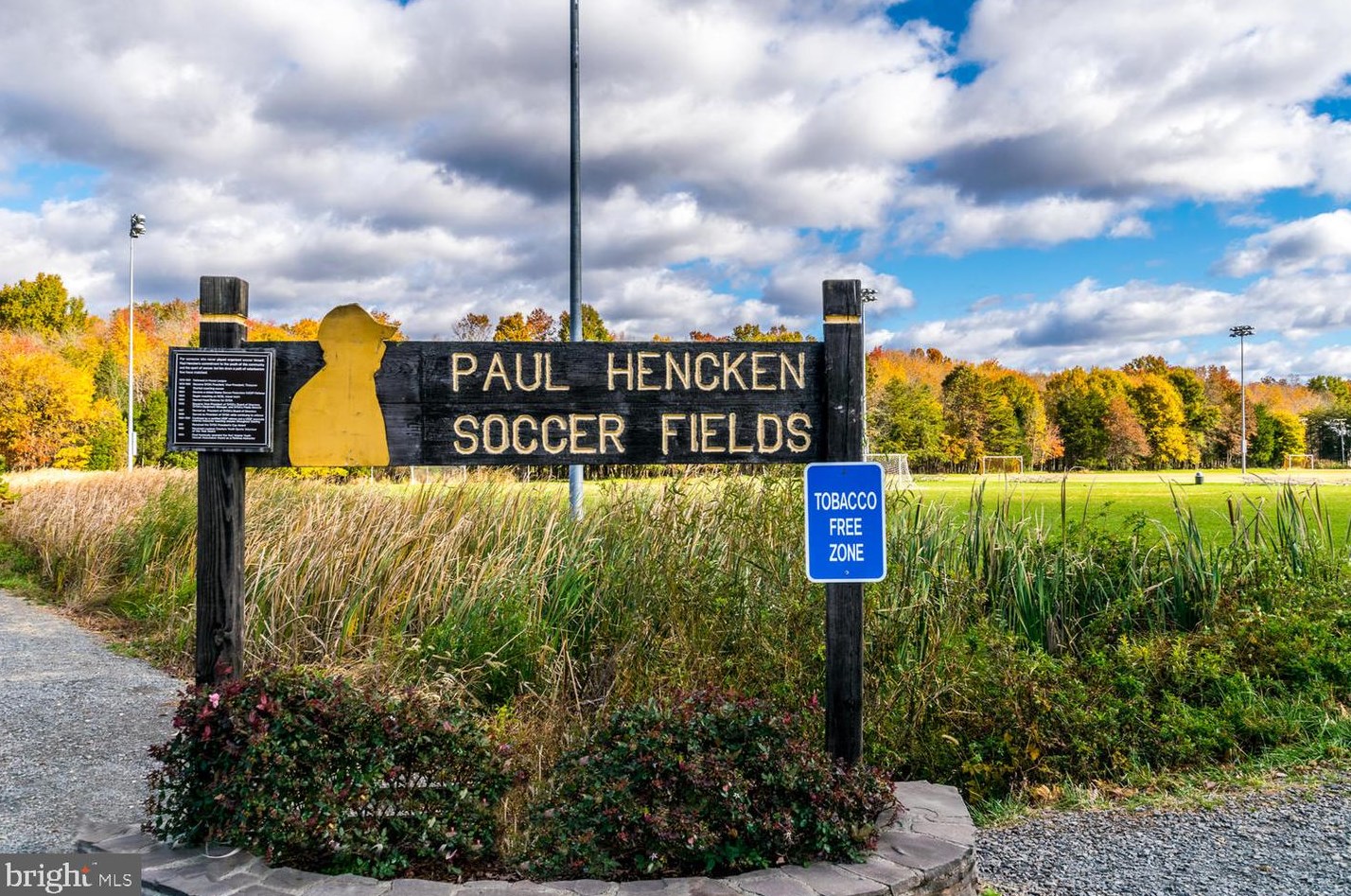 47728 League Ct, Dulles VA  20165-7416 exterior