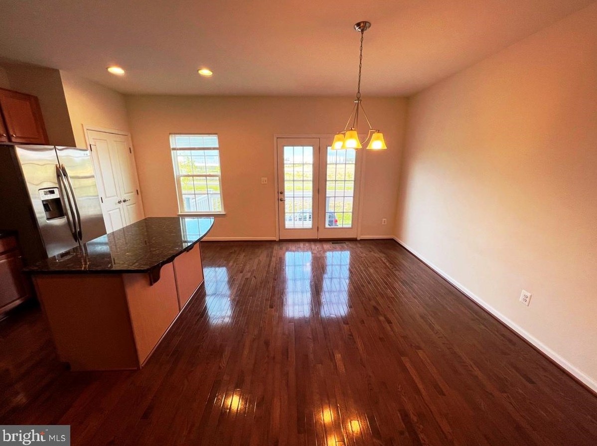 42657 Freistadt Sq, Dulles VA  20166-2606 exterior