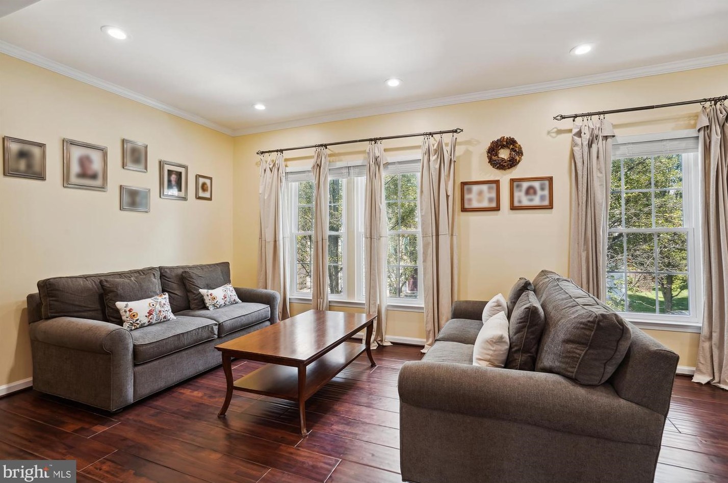 46714 Cavendish Sq, Dulles VA  20165-4327 exterior