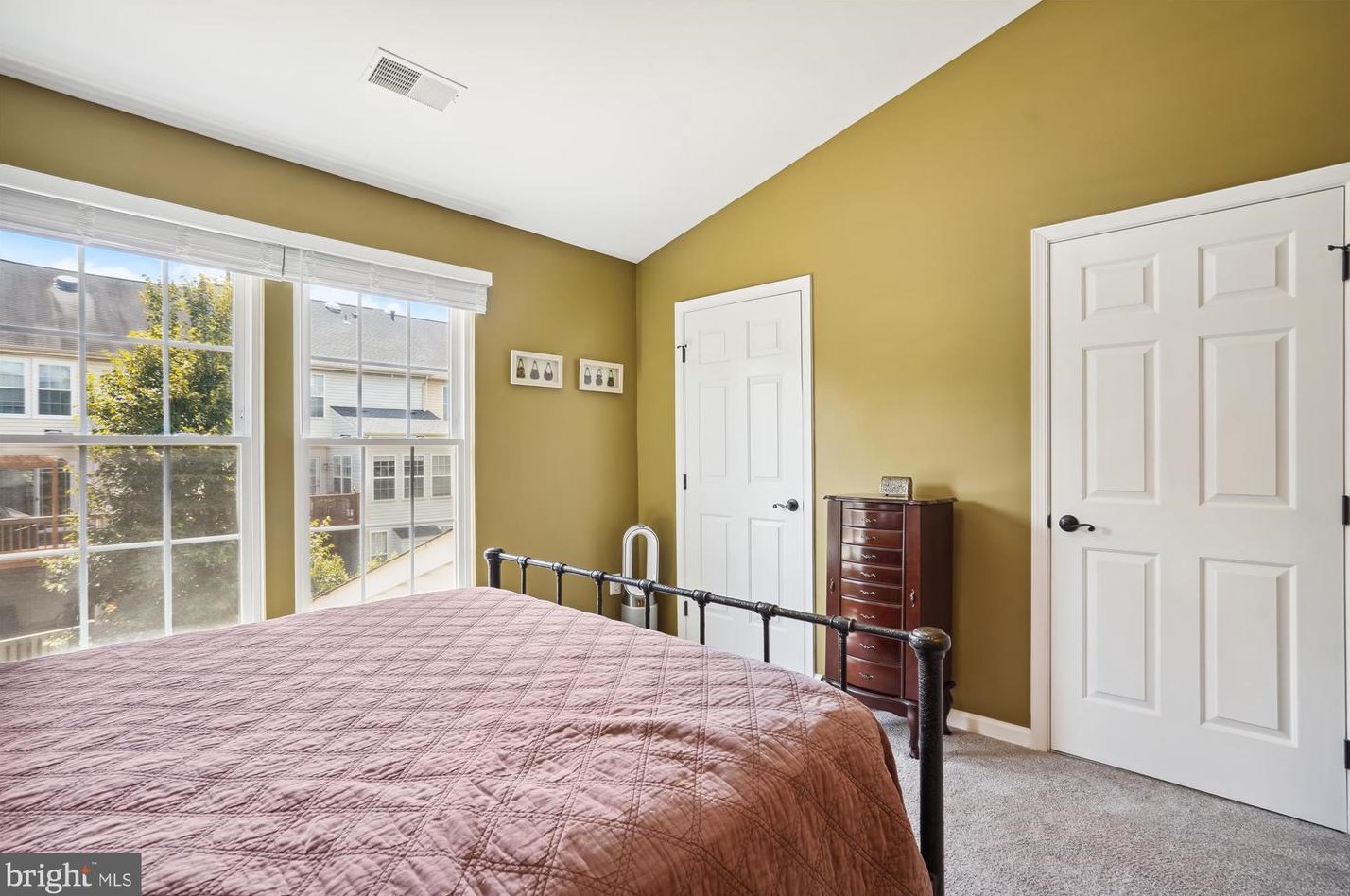 46714 Cavendish Sq, Dulles VA  20165-4327 exterior