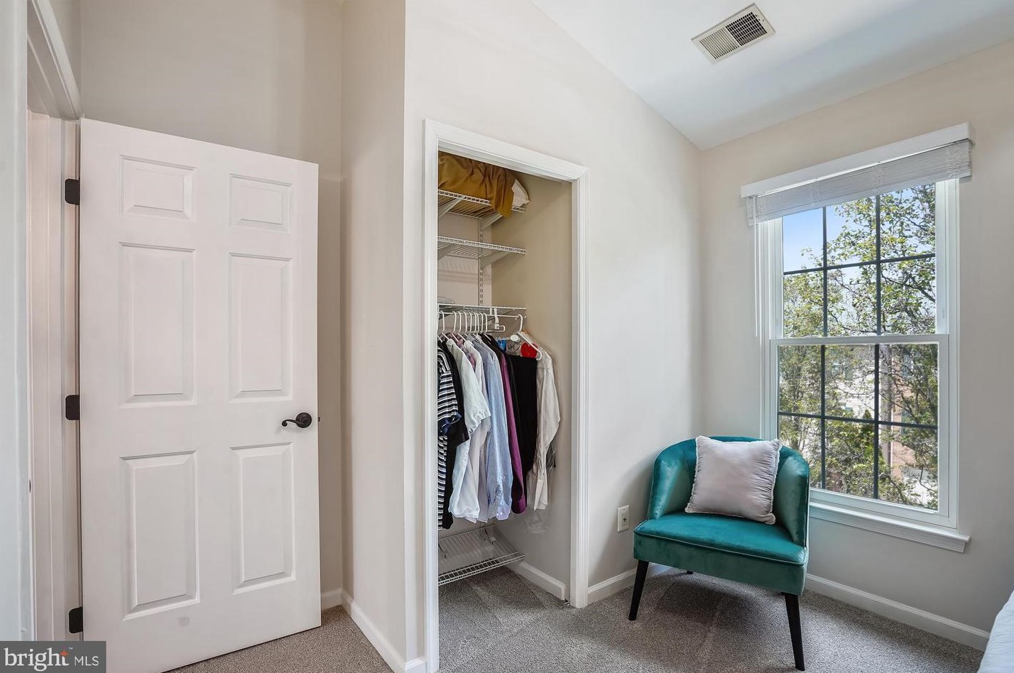 46714 Cavendish Sq, Dulles VA  20165-4327 exterior