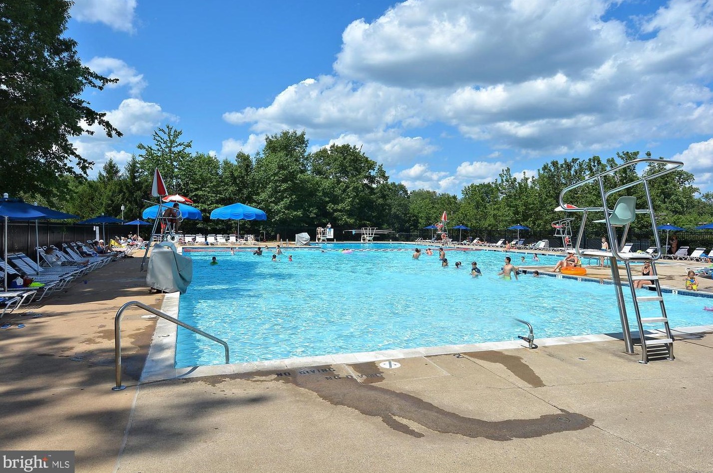 46714 Cavendish Sq, Dulles VA  20165-4327 exterior