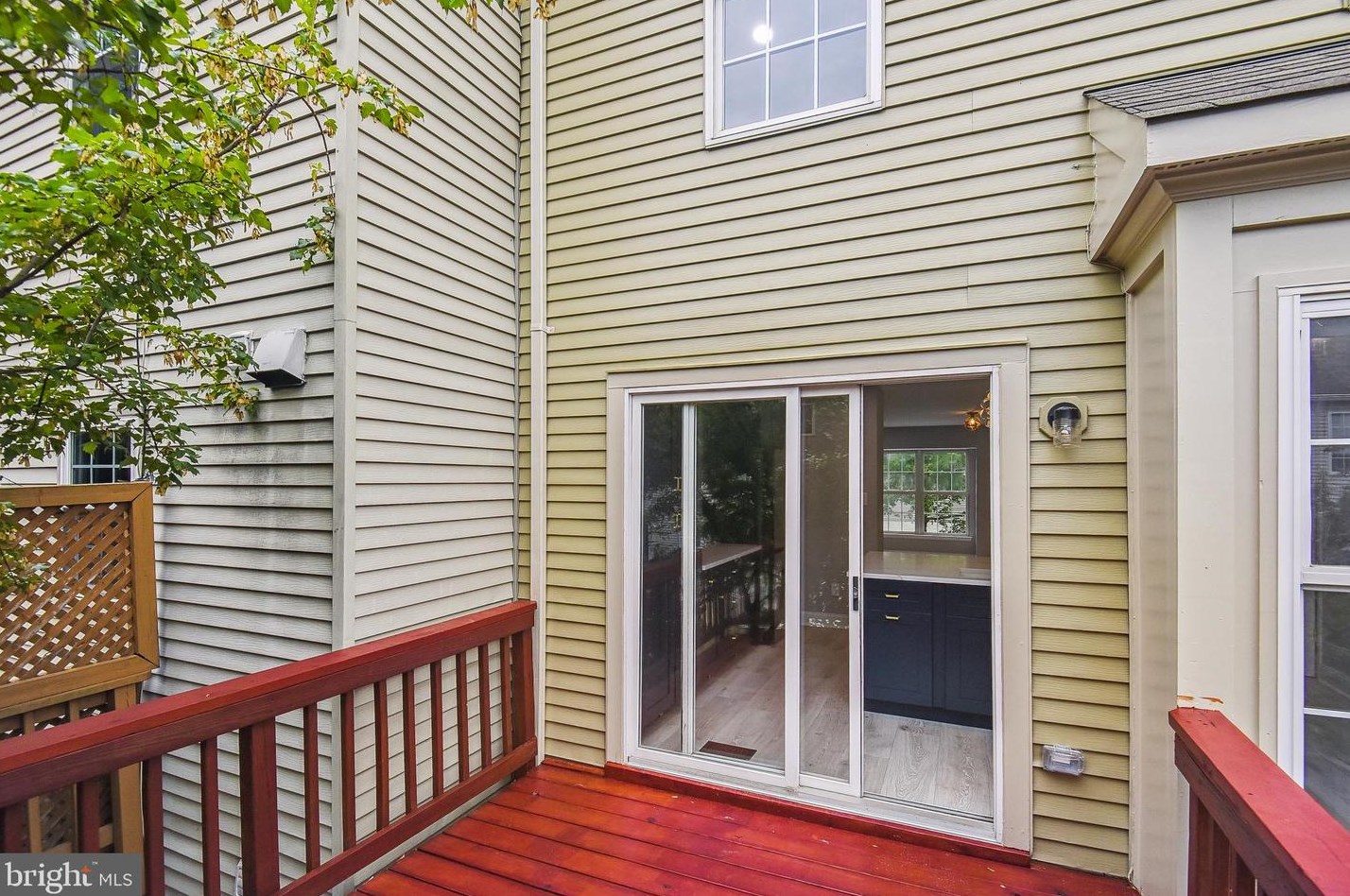 45581 Hutchens Sq, Sterling VA  20166-3009 exterior