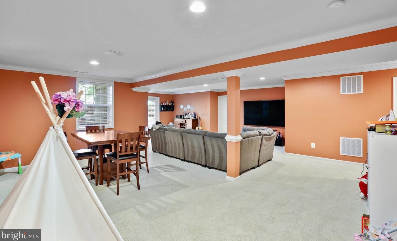 20946 Winola Ter, Ashburn VA 20147-6482 exterior