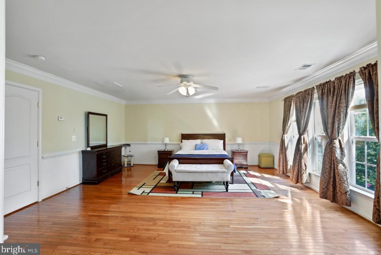 20946 Winola Ter, Ashburn VA 20147-6482 exterior